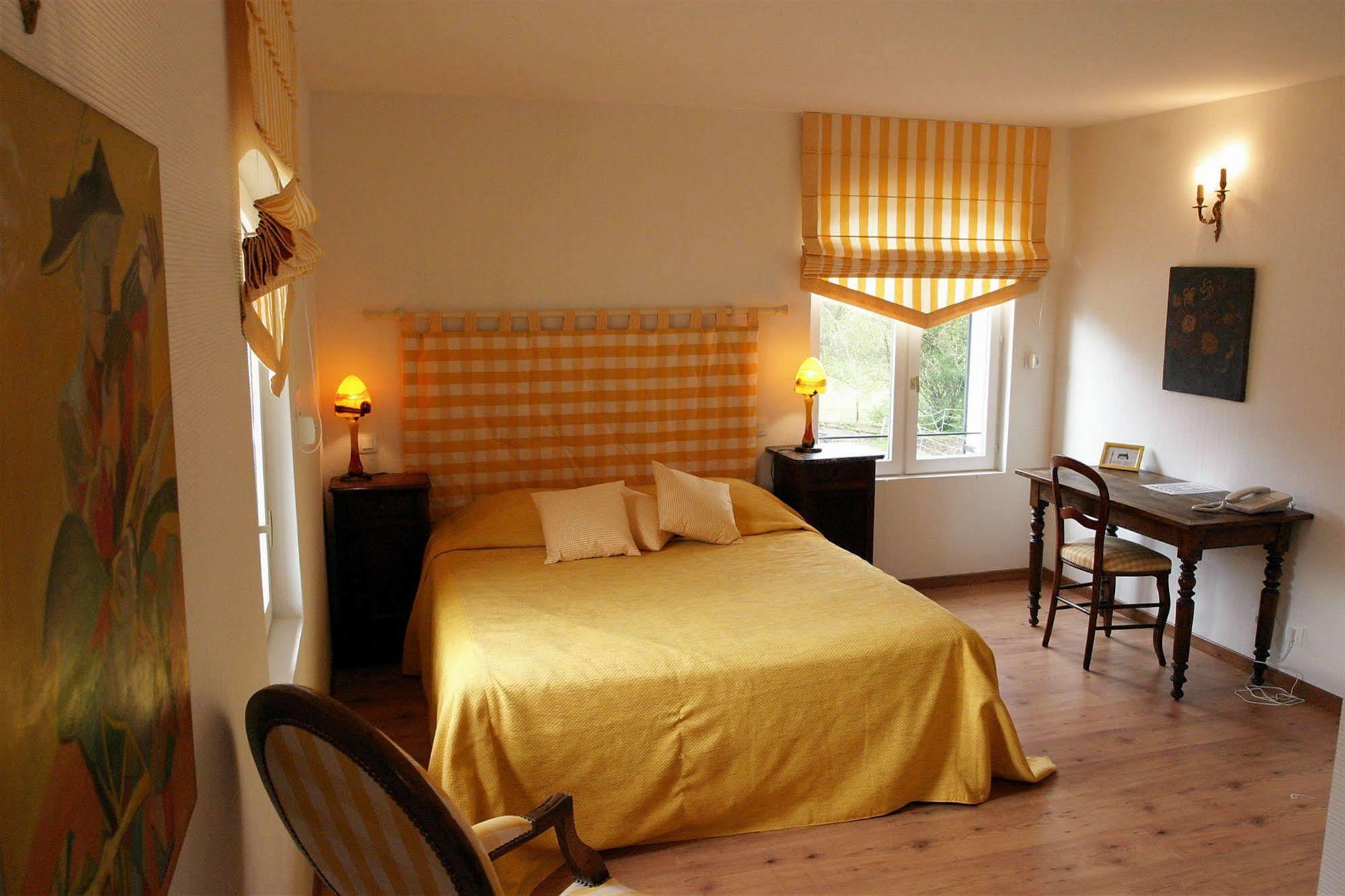 Chateau De La Dame Blanche - Logis Geneuille Kültér fotó